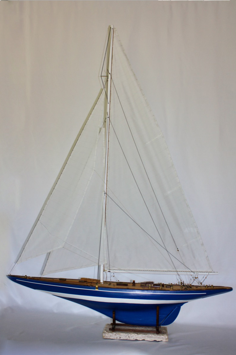 “Endeavor” 1934 America&rsquo;s Cup  /  L – 45', H – 49', B – 9'